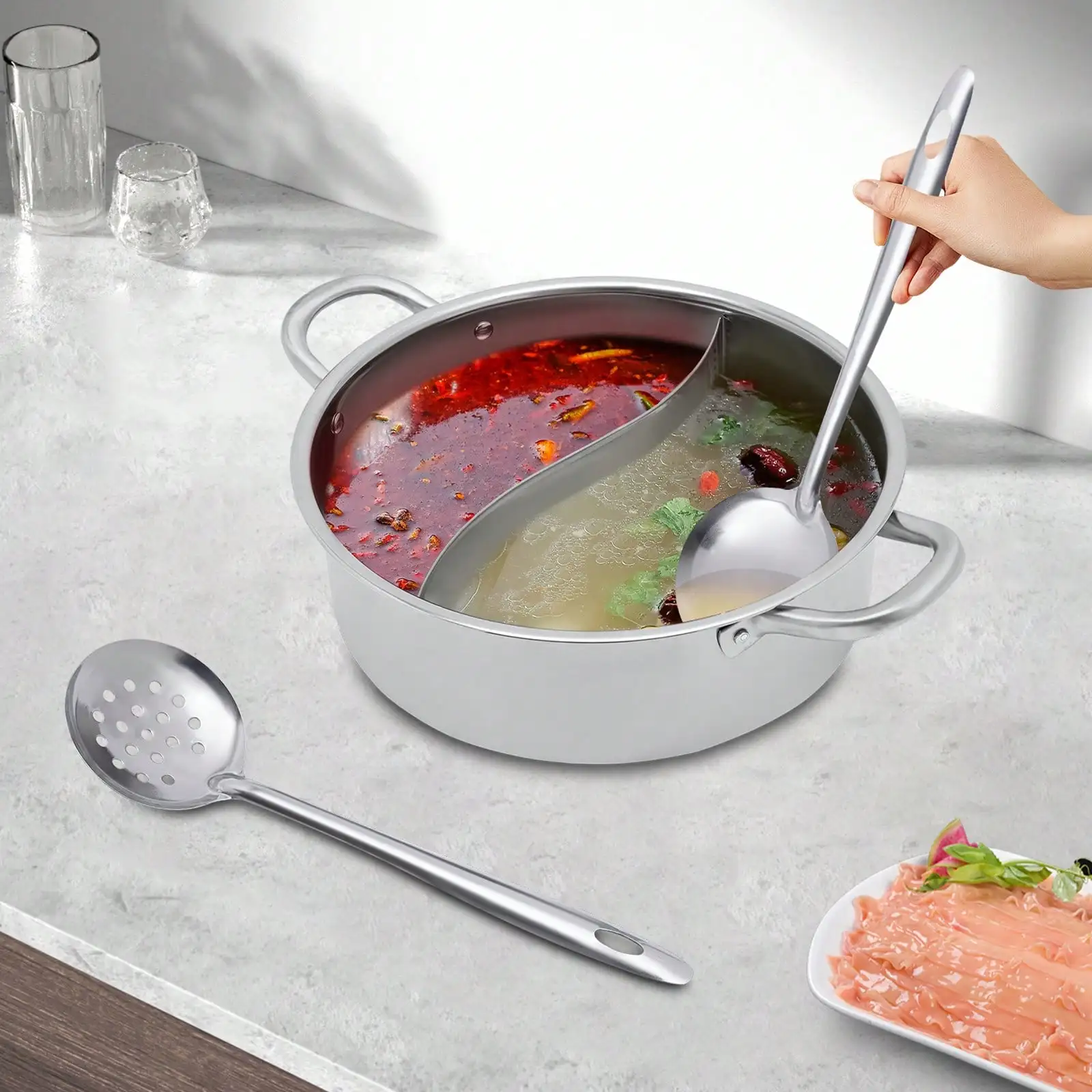 

Portabl Stainless Steel Hot Pot 10'' Mini Hot Pot With Divider Pot With Glass Lid Hot Pot With Spoon/Leaky Spoon Silver