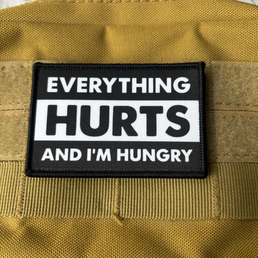 �Everything Hurts“-Patch mit lustigem Spruch, taktischer Moral-Patch, bedrucktes Klett-Abzeichen für Rucksack, Jacke, Kleidung – Detail 4
