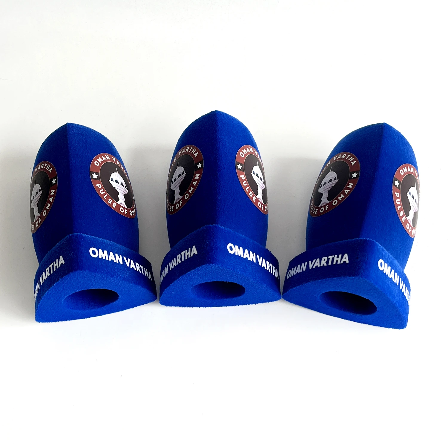 2pcs-customized-logo-printed-triangle-foam-microphone-sponge-windshield-video-mic-cap-windscree-tv-stations-interview-pop-filter