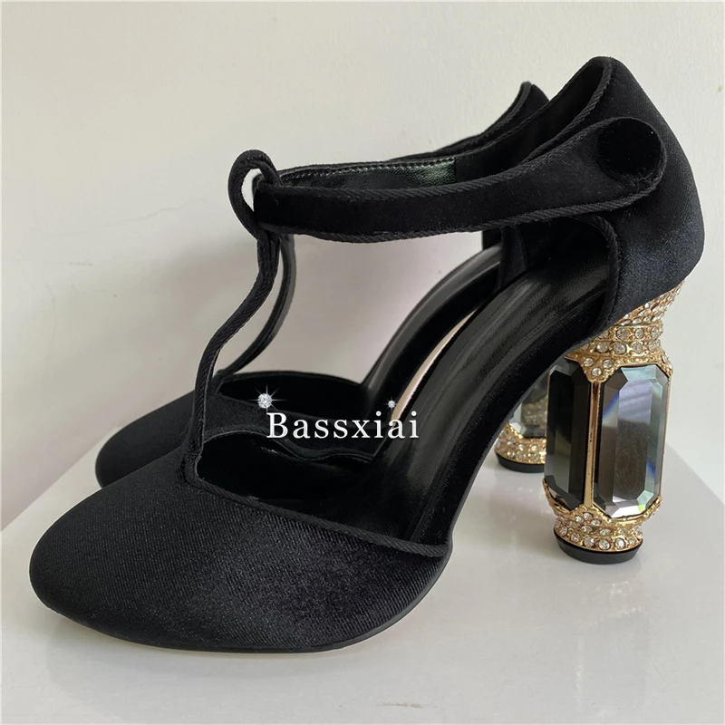 Luxury Velvet Round Toe T-Strap Women Pumps Side Fretwork Jeweled Crystal Diamond High Heel Banquet Shoes For Girls