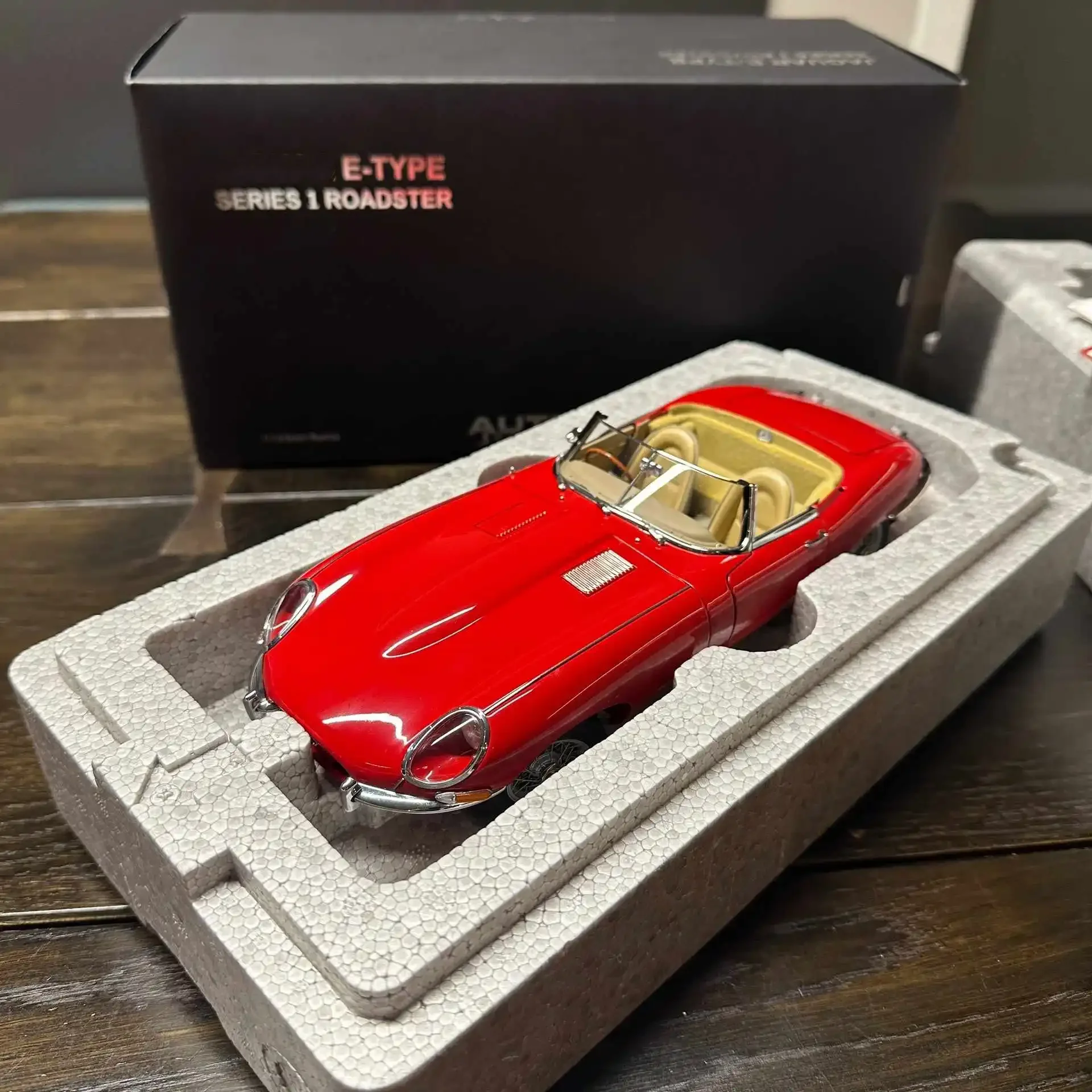 

Autoart 1:18 XJ13 DType E-type Coupe Alloy Fully Open Simulation Limited Edition Alloy Metal Static Car Model Toy Gift