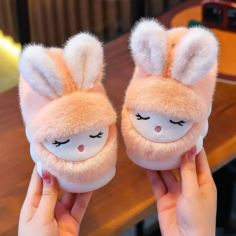 2024 Winter Kinderen Baotou Cartoon Katoen Slippers Jongens En Meisjes Zachte Zool Antislip Pluche Warme Thuis Slippers Pluizige slippers