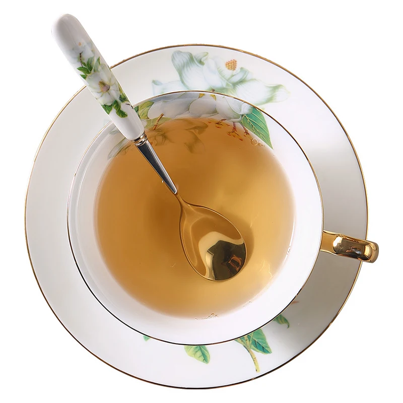 العظام الصين فنجان شاي وصحون مجموعة كلاسيكية الأزهار فنجان القهوة مع الصحن الذهب حافة الخزف بعد الظهر فنجان شاي لاتيه فناجين القهوة