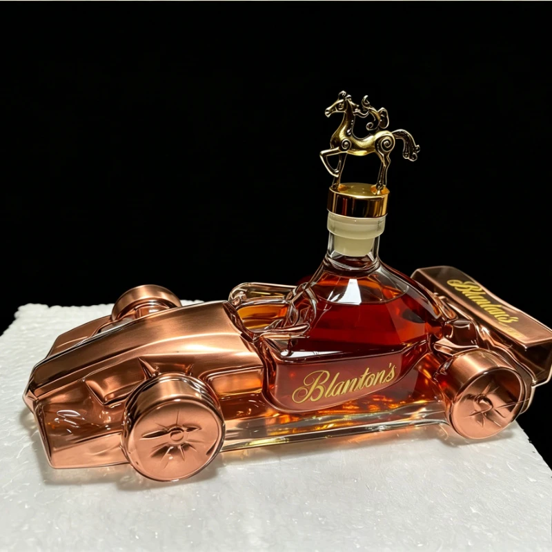 Yang-Interesting racing car shape high borosilicate glass bottle whiskey bottle decanter ornament decorative gift