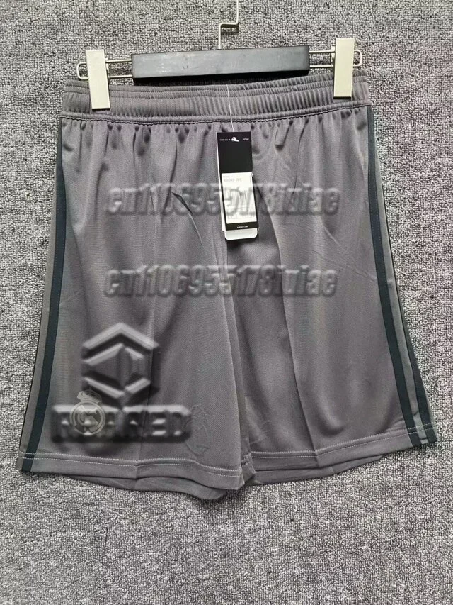 شورت كرة القدم ذو الأداء الملمس ثلاثي الأبعاد - راحة معززة وديناميكية هوائية للرياضيين. #1