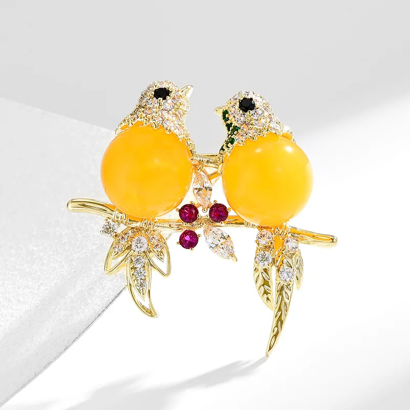 National Style Retro Double Fly Oriole Brooch High-end Yellow Wax Flower Corsage Clothing Delicate Accessories Pins Wholesale