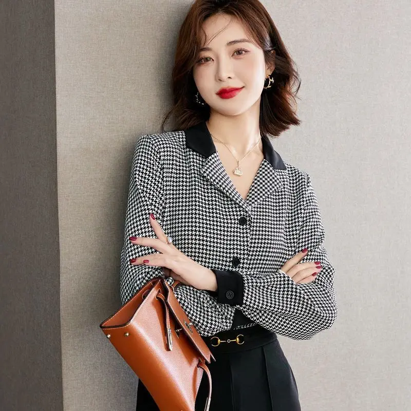 Retro Hong Kong Style Checkered Shirt for Women\'s Spring Wear, New Fashionable Loose and Slimming Suit Collar Long Sleeved Top