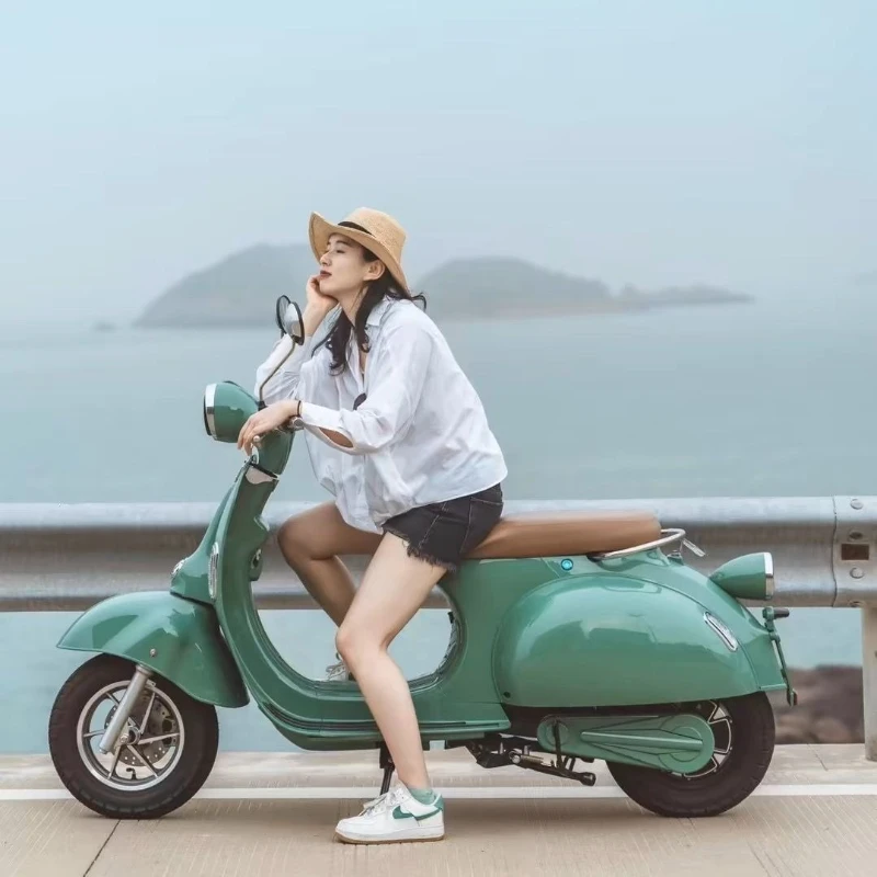 

Electric car Internet celebrity battery car retro motorcycle 6072V electric motorcycle bumblebee scooter