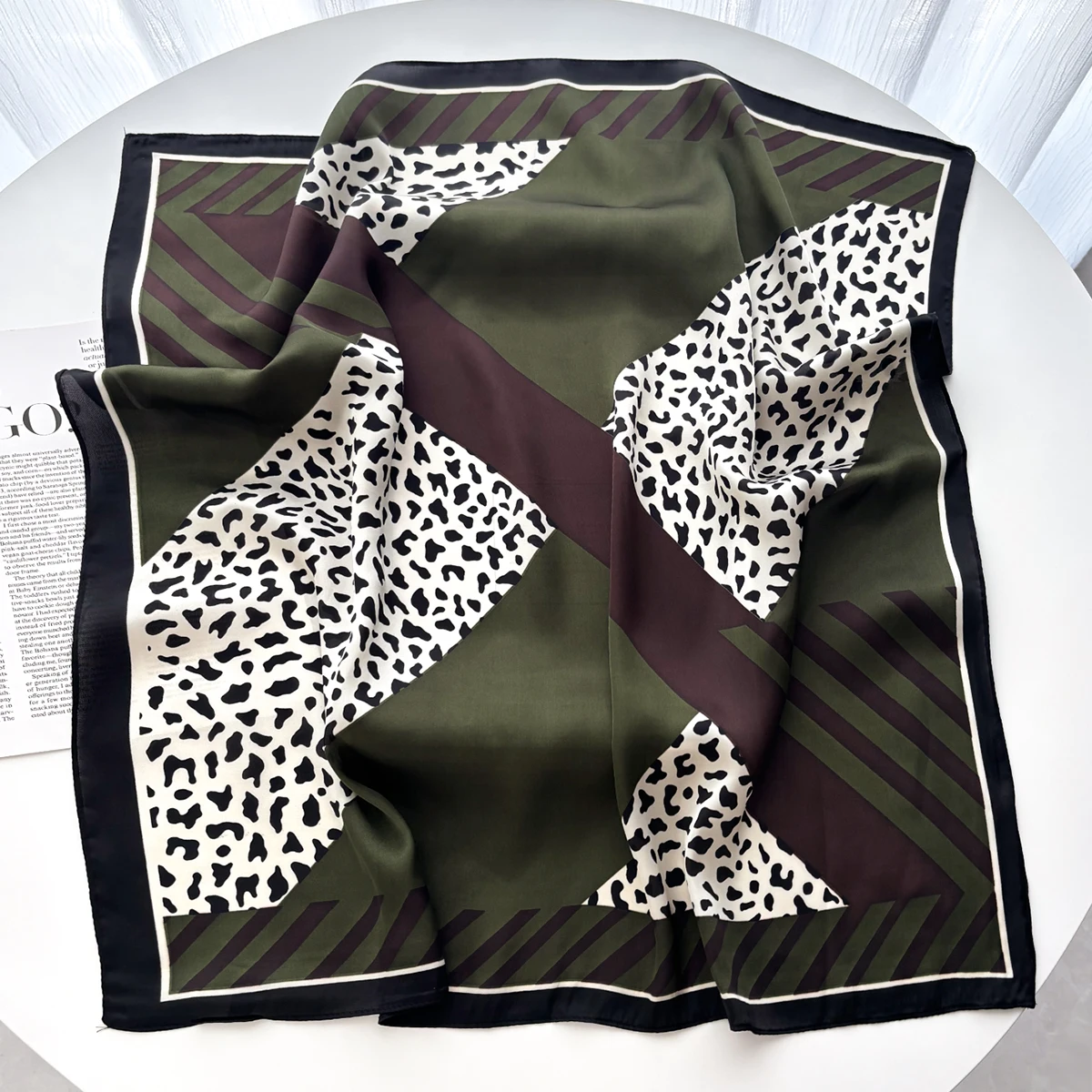 70*70cm Seide Quadrat Schal Frauen Mode Koreanische Version Obst Druck Krawatten Weiblich Foulard Bandana Hijab Kopf schal Halstuch – Detail 2