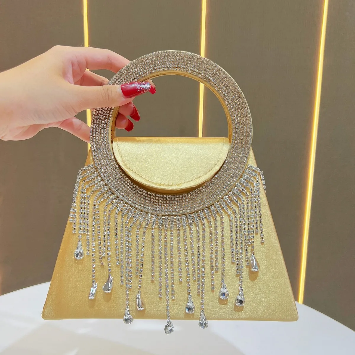 

Luxury Diamond Tassel Evening Bags For Women Chain Shoulder Crossbody Bags Party Wedding Clutch Ladies Vintage Dinner Bags