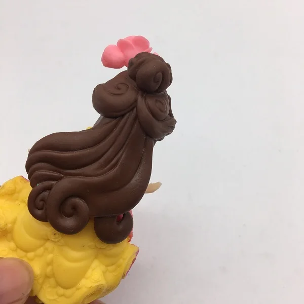 دمى أرييل تيانا رابونزيل أورورا الصغيرة يمكن ارتداؤها نسخة Q من ألعاب الأطفال النموذجية الطرفية الكرتونية