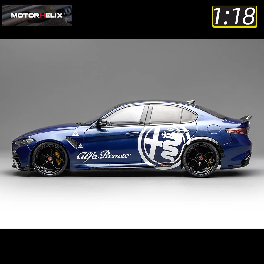 MOTORHELIX 1/18 Alfa Romeo Giulia GTA coche deportivo modelo de coche de metal piezas de exhibición estáticas colección de regalos de vacaciones