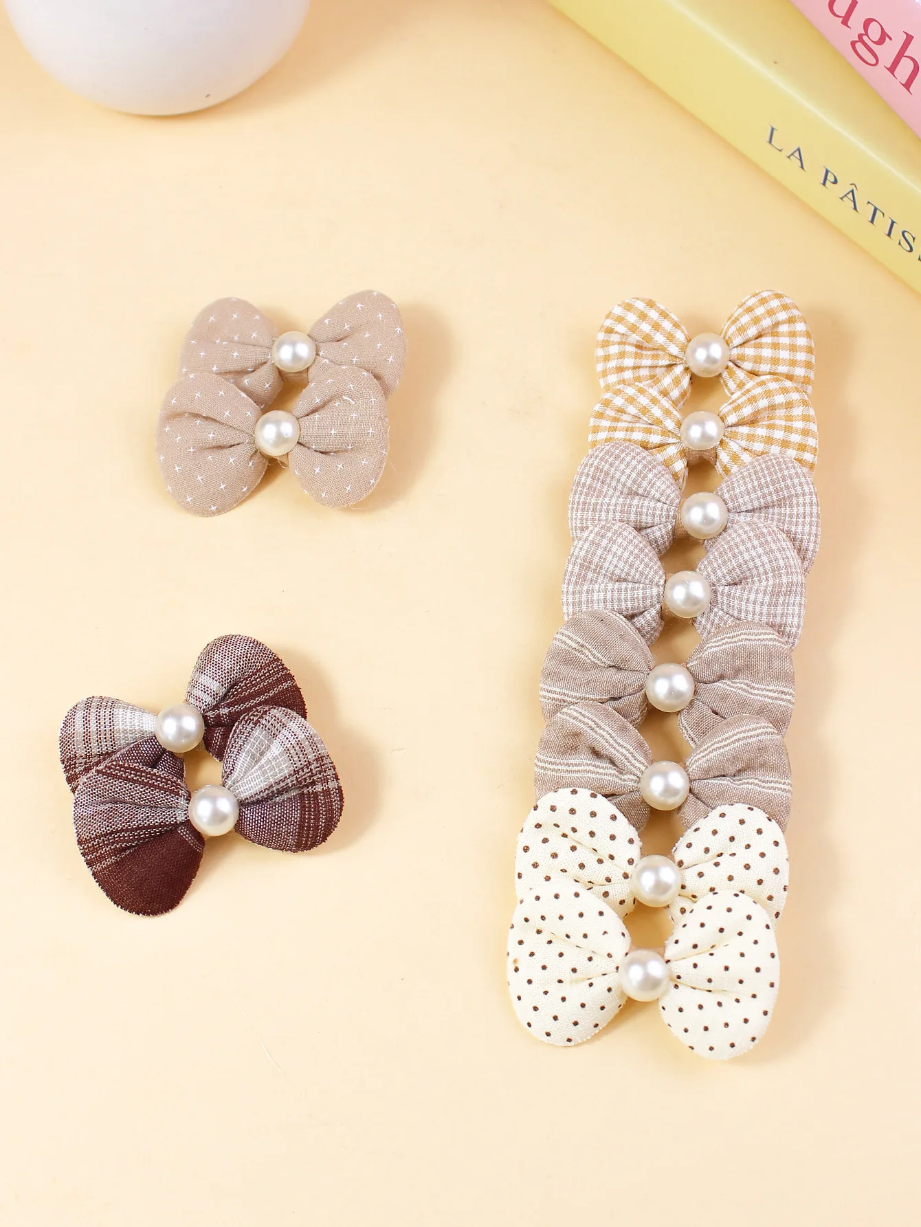 

120pcs Dot Spot Cotton Fabric Bow Hair Clips 1.57 Inch Tartan Plaid Prints Pearl Bow Barrettes for Baby Girls Kids Bulk Headwear