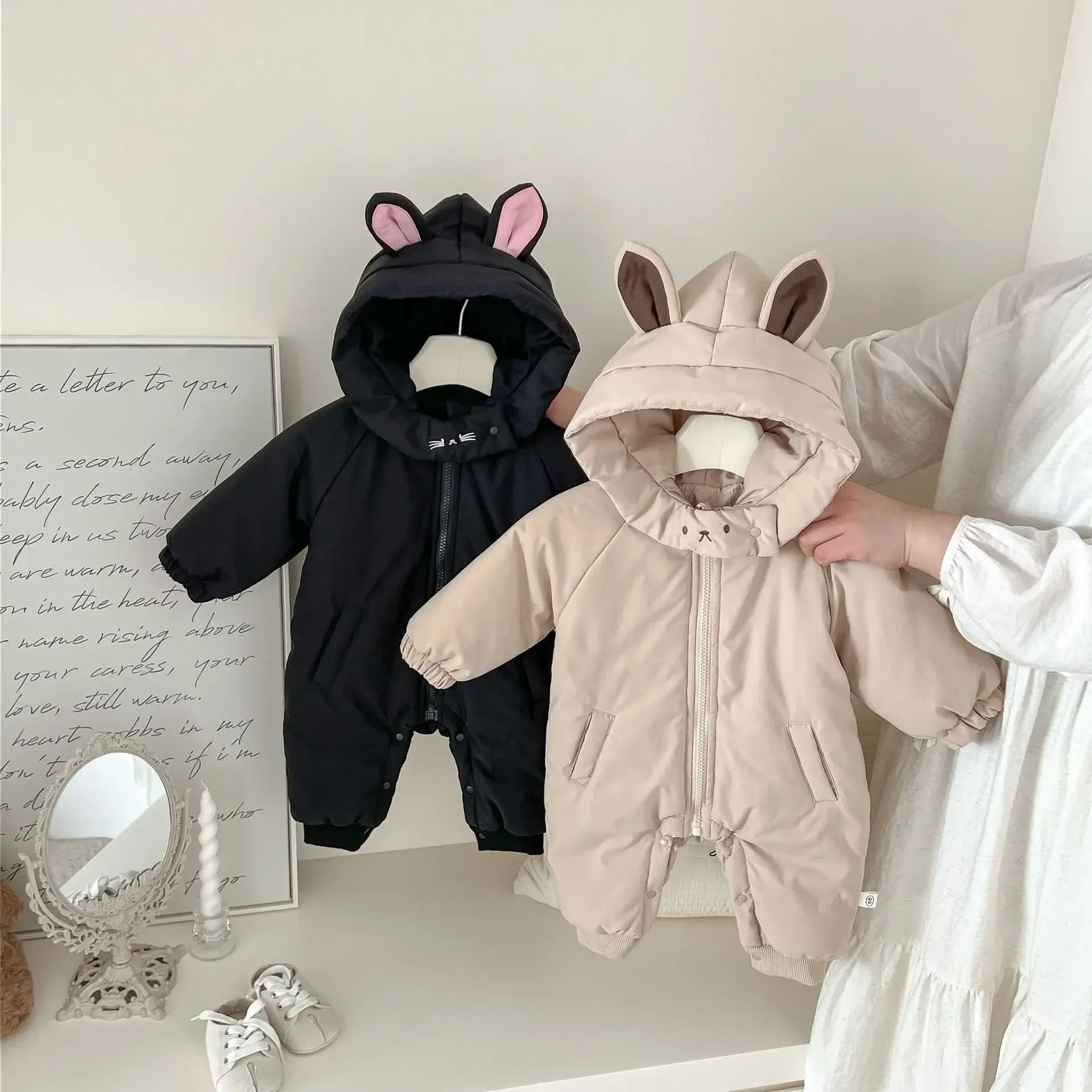 

2024 Winter New in Kids Baby Girls Boys Thicken Quilted Warm Outfits, Infant Newborn Hooded Cartoon Profiling Jumpsuits Romper