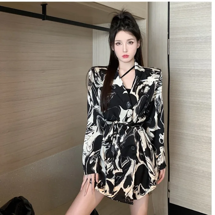 

UNXX Internet Celebrity-Inspired Women's Autumn Hong Kong Style Trendy Ink-Dye Satin Lightweight Tie-Waist Slimming Blazer Sweet