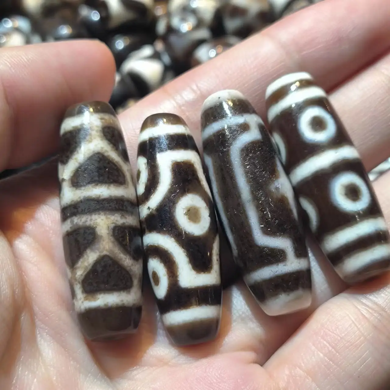 50pcs/lot Natural Old Agate Dzi brown coffee quaint calcification Various patterns diy bracelet necklace wholesale folk-ctom