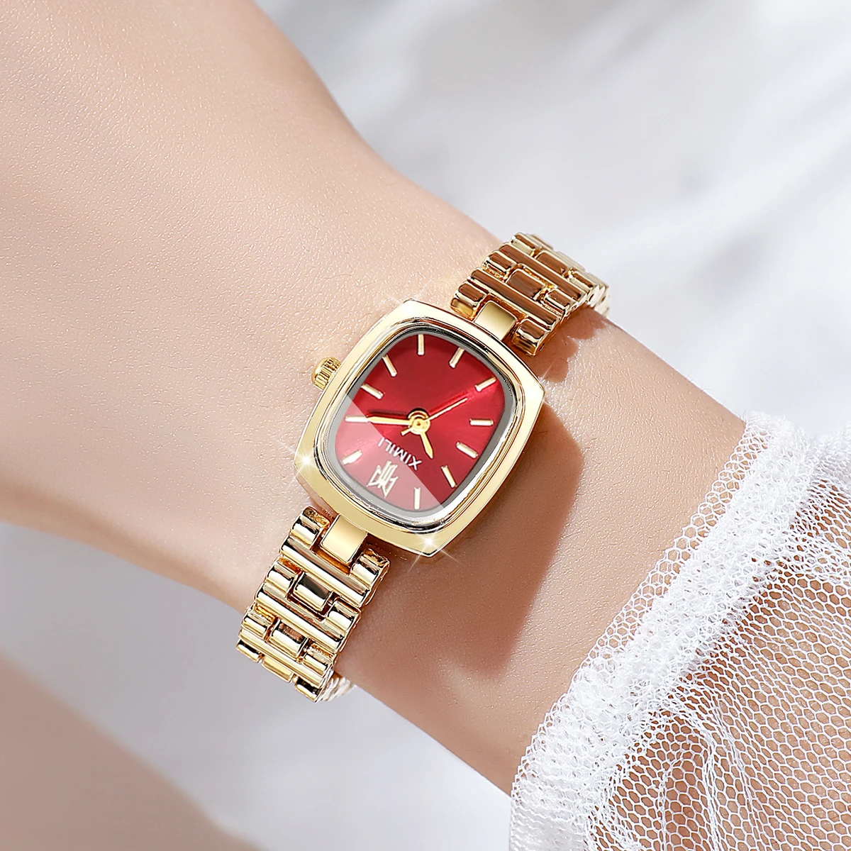 Fashion Women Quartz Watch Elegant Square Dial Steel Strap Ladies Wristwatches Reloj Mujer Girls Clock Gift（Without Box）