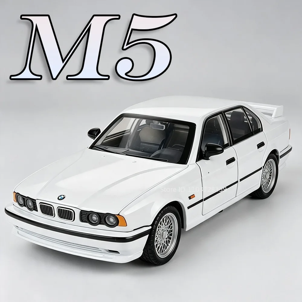 1:24 Scale M5 M4 Toy Car Models Alloy Diecast Doors Opened Sound Light Shock Absorption Pull Back for Kids Edutainment Vehicles