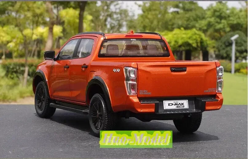 1:18 For ISUZU D-MAX 2021 Alloy Model Car Diecast Metal Toys Boys Birthday Gifts Hobby Display Collection Ornaments Gray/Orange