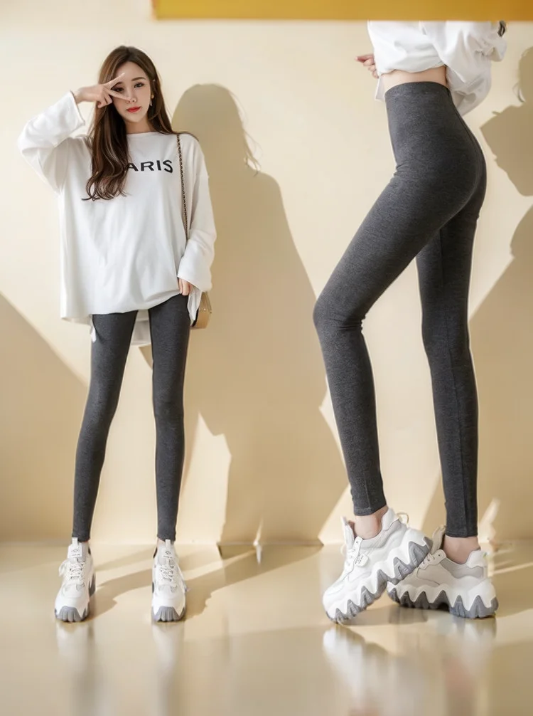 سراويل ضيقة نسائية بدون خياطة ذات ملمس عاري، بطانة مطرزة لطيفة ومرفوعة، مظهر حريري سميك مموه صلب