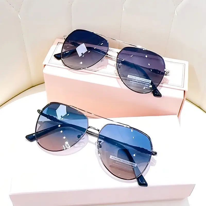 New Super Cool Polarized Sunglasses Men's Korean Style Driving Sunglasses Women's Color Changing Day and Night Dual-Purpose Glas