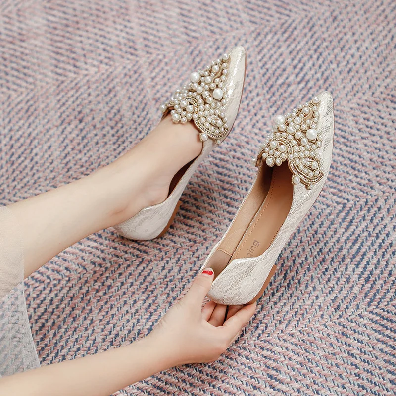 Designer Beads Wedding Shoes Women 2023 Lace Embroider Flats Woman Ballerina Pointed Toe Pearl Loafers Sneakers Plus Size 35-43