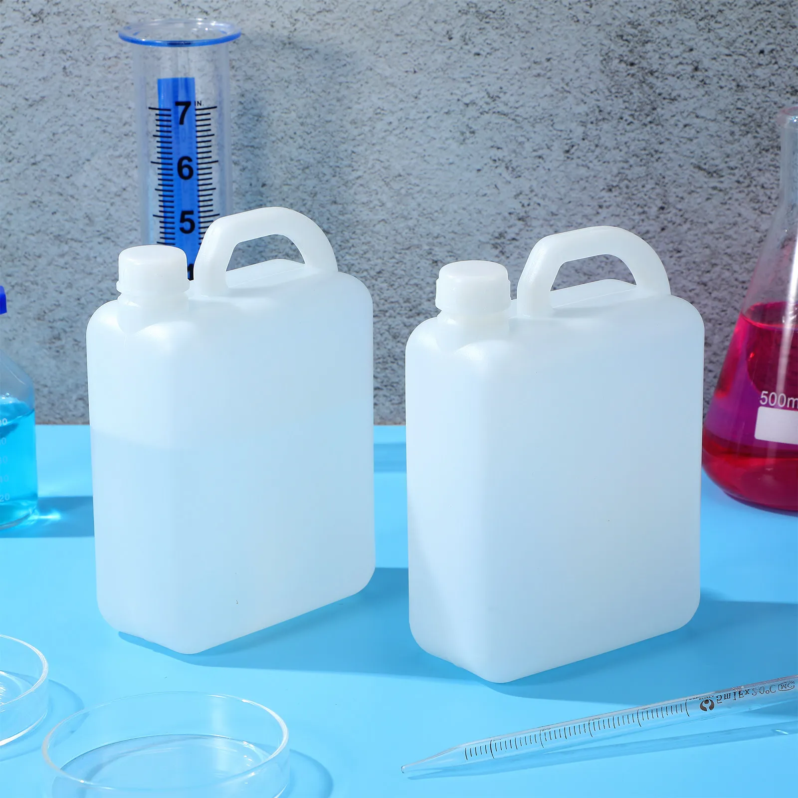 2Pcs Plastic Flat Bottles Refillable Storage Containers Lightweight Square Jugs for Water Oil Alcohol Glue Chemical Sample
