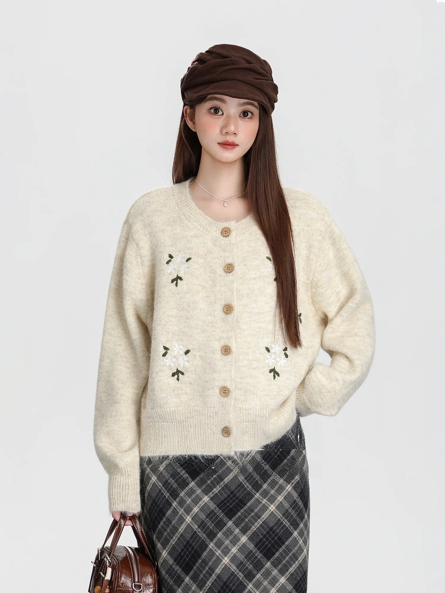 

Retro Apricot Knitted Open Cardigan Women's Loose Lazy Sle Sweater Jaet Embroidered Flower Hook Design Spring 2026 New Ar...