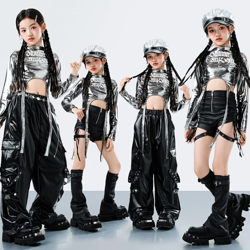 

Наряд для джазовых танцев 2025 года, одежда для выступлений Kpop, серебряный укороченный топ, свободные черные брюки, модель, костюм для показа мод, уличная танцевальная одежда 4837