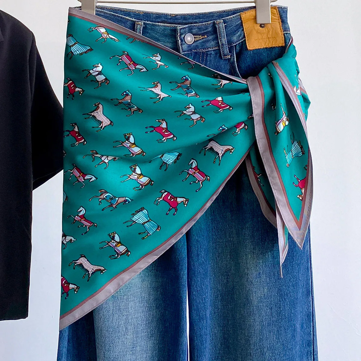 Soft New Satin Triangle Scarf Lovely Horse Print Multi Functional Ladies Neck Kerchief Fashion Foulard Head Wrap Bandana Shawl view 4