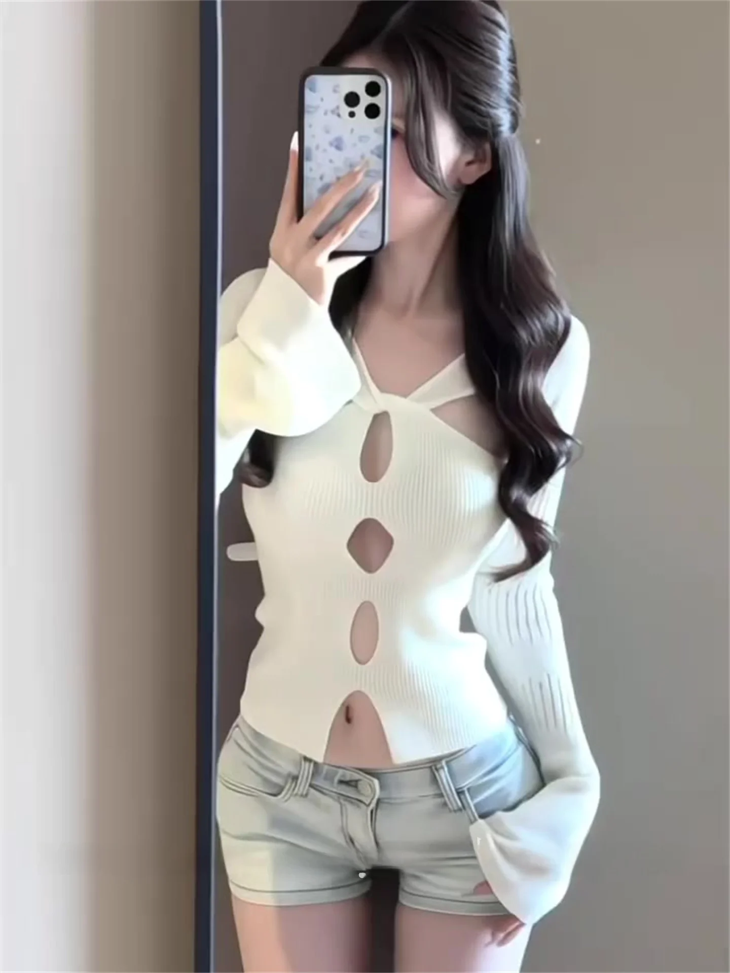 

White Hollow out V-Ne Long Sve Knitted Sweater Women's Spring Outerwear Pure Desirable Sexy Slimming Waist Innerwear Top