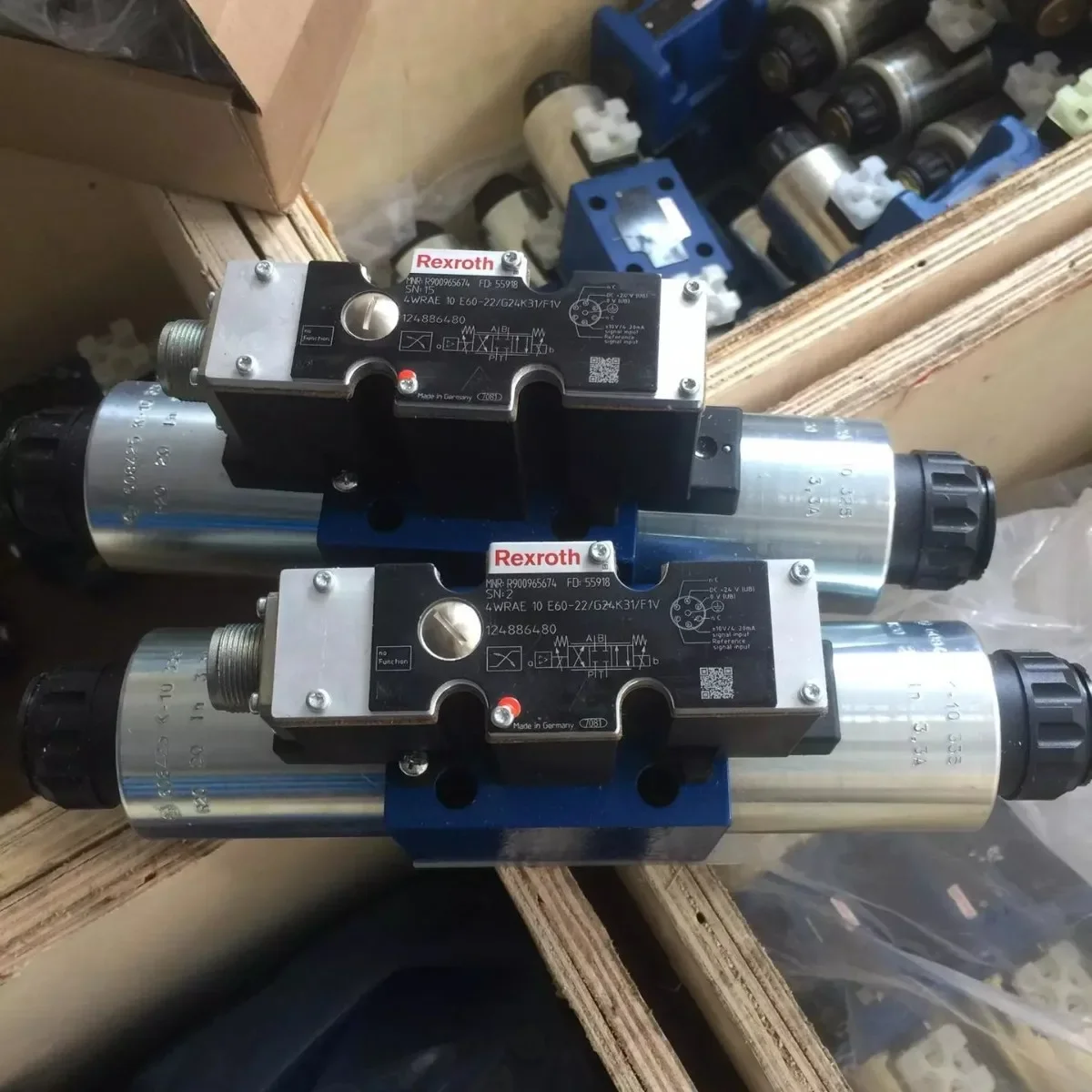 4WREE6W32-2X/G24K31/A1V OEM Proportional Control Valve 4WREE10 4WREE6 4WREE 4WRZE Hydraulic Directional Solenoid Valve OEM