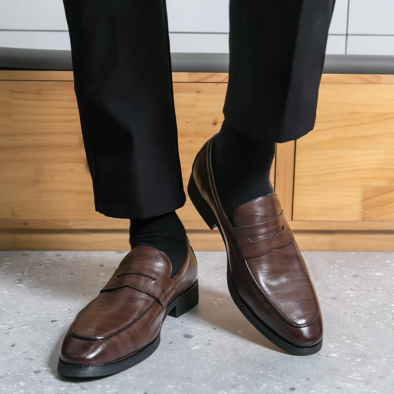 Korean Version British Breathable Soft Sole Lazy Loafers Luxury Autumn Comfortable One Foot Leather Shoes Business Casual Shoes