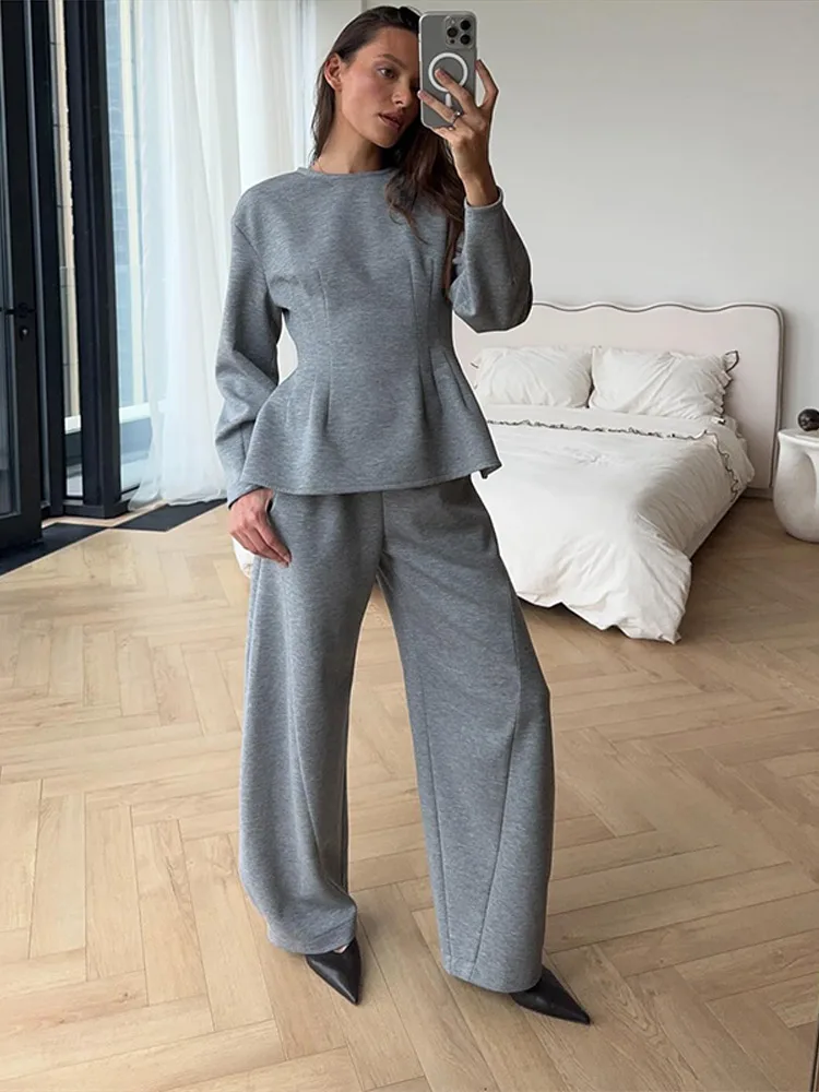 

Повседневный комплект из топа с завышенной талией и брюк для женщин: блузка с круглым вырезом и длинными рукавами, плиссированная, широкие брюки, весна-осень 2026, комплект из 2 предметов