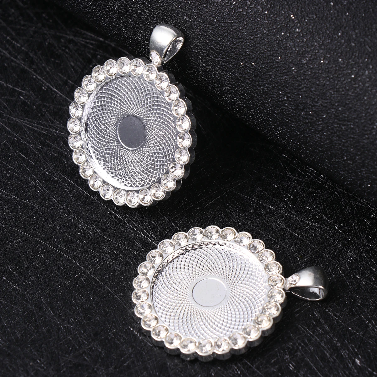 

12 Pcs Round Gem Pendant Silver Pendants DIY Rhinestone Parts Jewelry Accessories Shining Tray