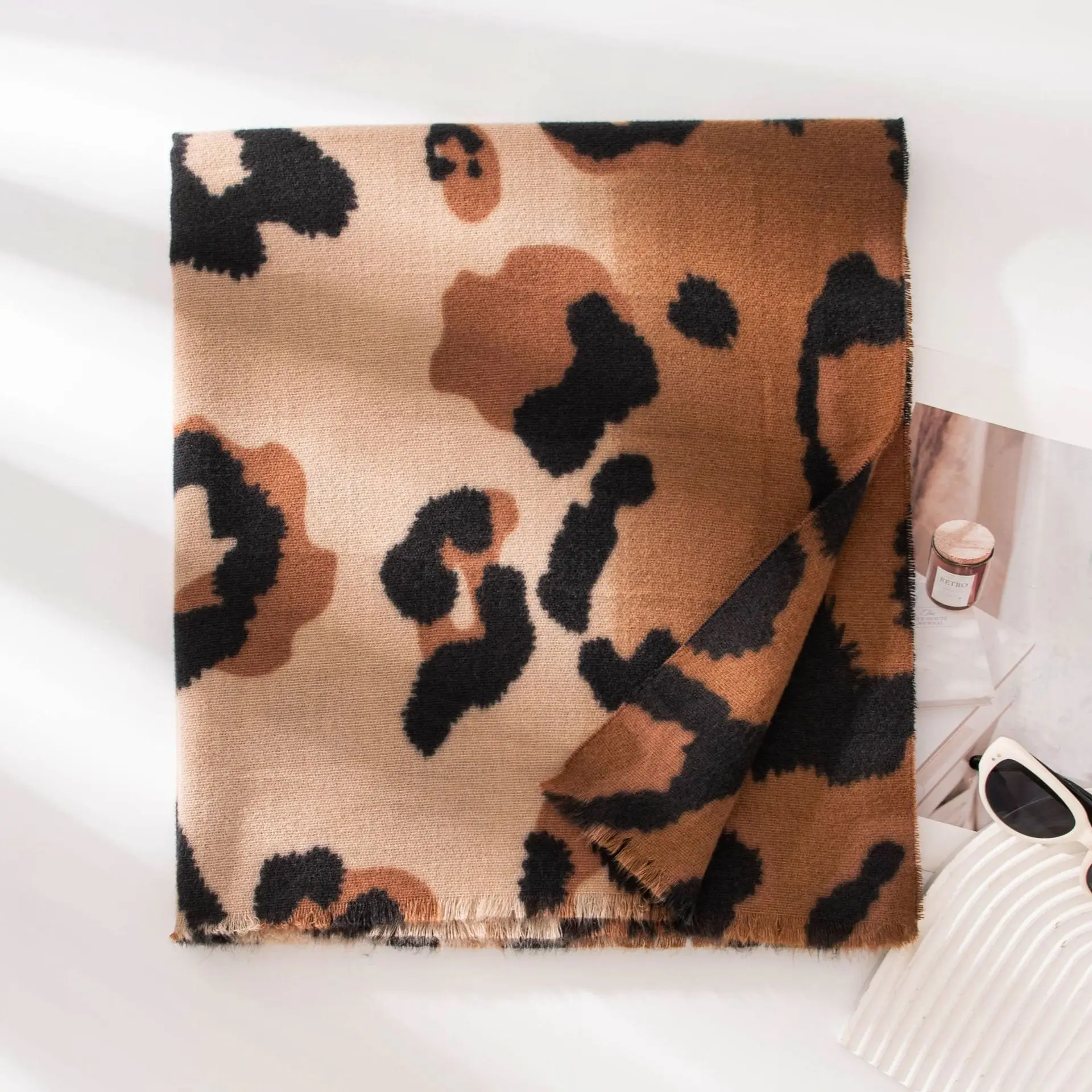 

New Soft Warm Imitation Cashmere Personalized Leopard Print Scarf with Printed Tassels, Fashionable and High-end Women's Scarf