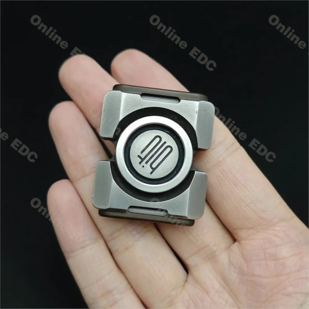 使用 EDC おもちゃ LAUTIE BIT02 フィジェットスピナー指先ジャイロ高速ミュート機械式 EDC おもちゃビットシリーズデスクガジェット
