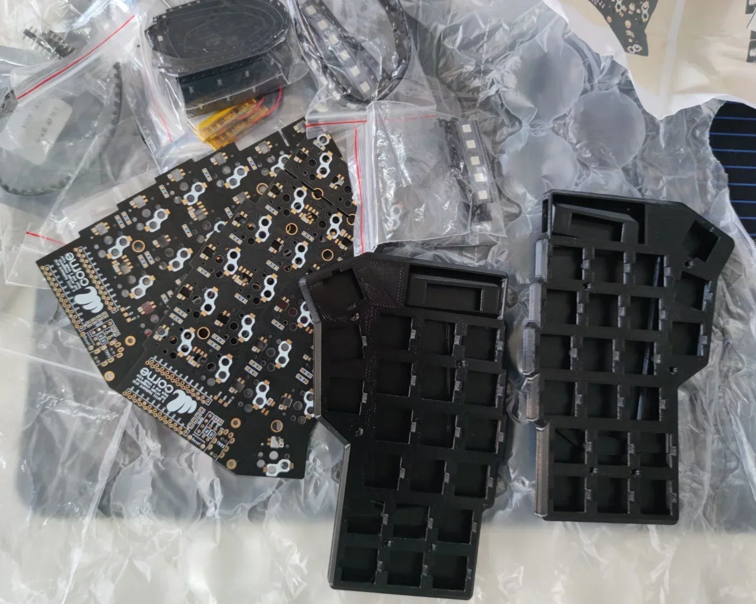 Custom Cornev2.1 Choc Low Profile Split Keyboard PCB Kit Materials Package Wireless RGB DIY Horn Split Mechanical Keyboard Game