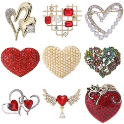 Rhinestone Small Love Pins for Women Unisex Pearl Heart Brooches Banquet Party Backpack Gifts Jewelry Accessories