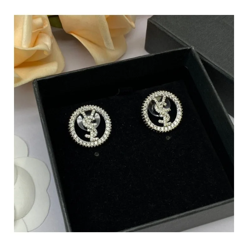 

Shengjia New Stud Earrings Home Explosion Letter Earrings Female Poplar Forest Color Retention Retro Earrings Direct Sales