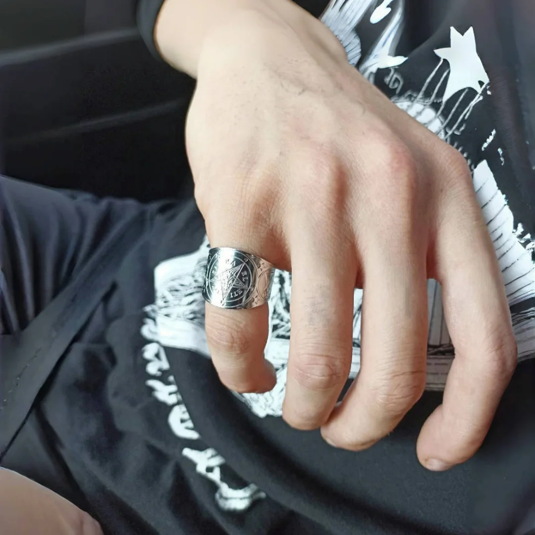 LIKGREAT Cincin Pelindung Amulet Tetragrammaton Pentagram Cincin Jari untuk Pria Wanita Perhiasan Baja Tahan Karat Hadiah Pagan Sihir