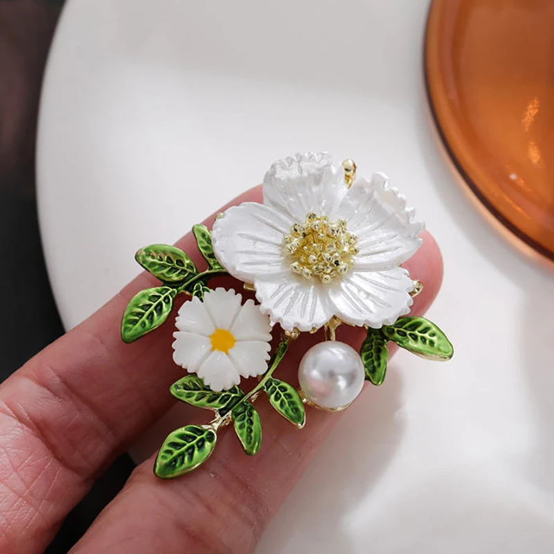 1Pcs Fashion Plants Flower Brooches For Women Luxury Brooches Jasmine Flower Pins Clothing Accessories