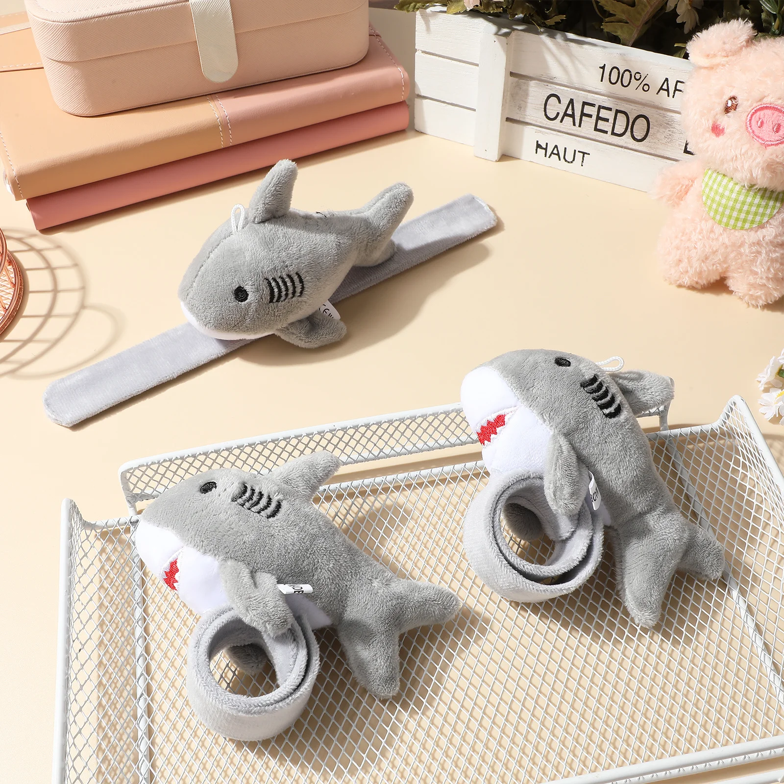 6 шт., браслеты с изображением акулы, браслеты с мягкими животными, мягкие на ощупь детские вечерние сувениры, браслеты с застежкой, браслеты с защелками