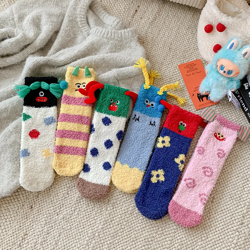 

2 пары зимних толстых теплых женских носков из кораллового флиса с межподошвой, забавные носки-тапочки с героями мультфильмов, мягкие домашние носки для сна