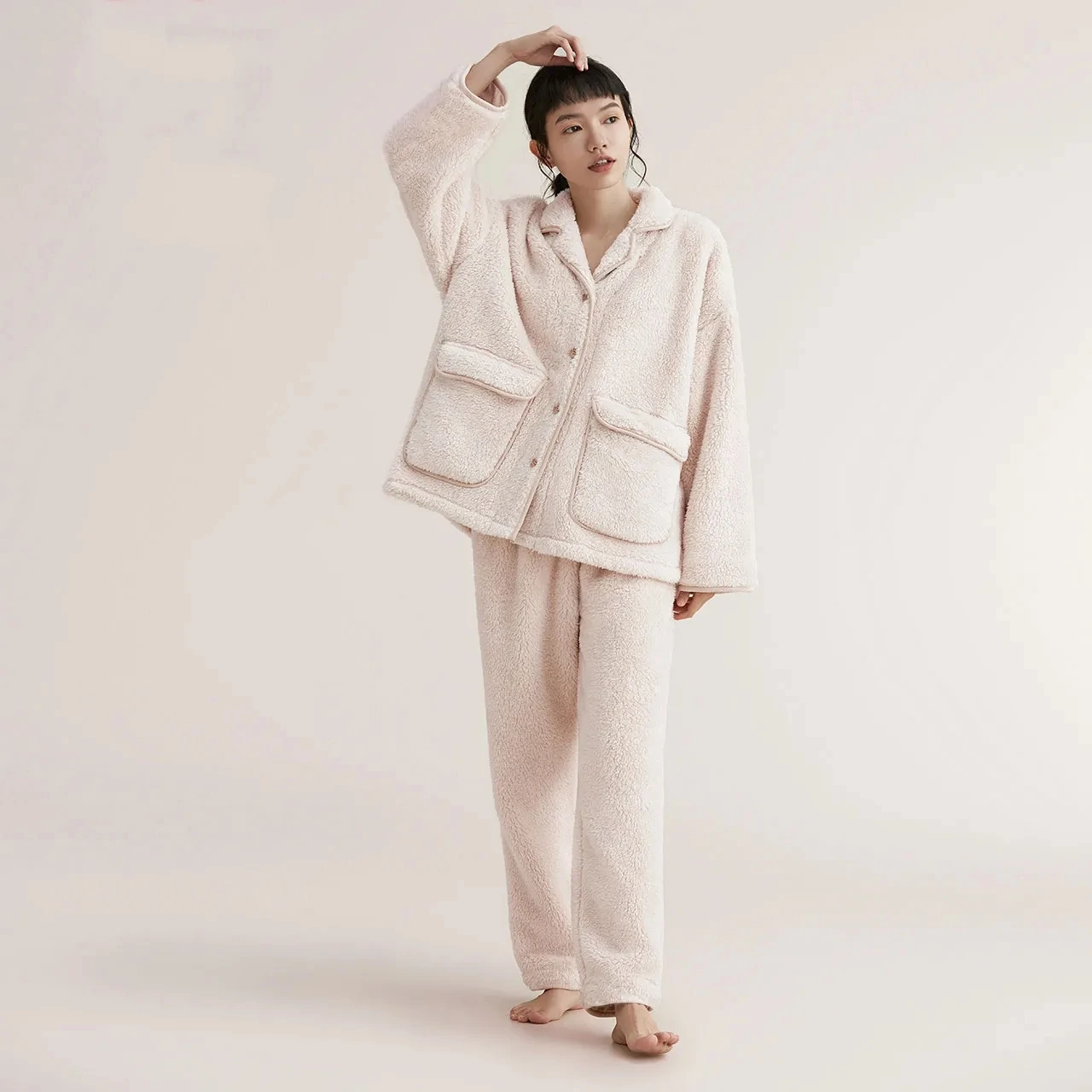 Winter New Warm Flannel Women Pajamas Set Long sleeved Trousers Sleepwear Nightgowns Coral Velvet Pyjamas Home Clothes