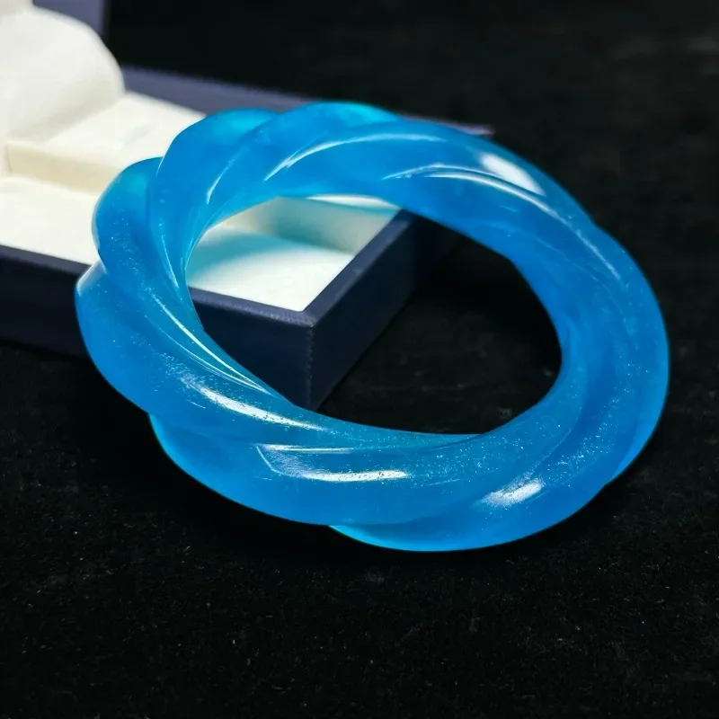 

Natural High Ice Quartzite Jade Sea Blue Exquisite Fashion Bracelet