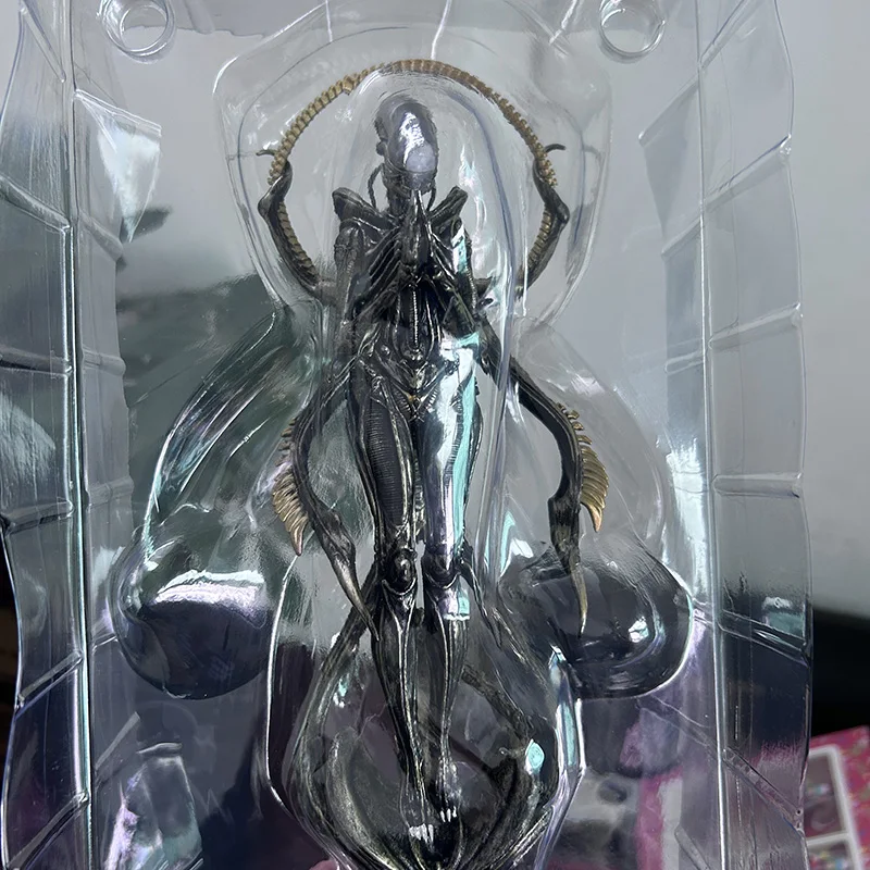 28 Cm Alien Vs. Predator Alien Xenomorph Buddhism Action Figure Toys 28cm Large Statues Model Doll Collectible Ornaments Gifts