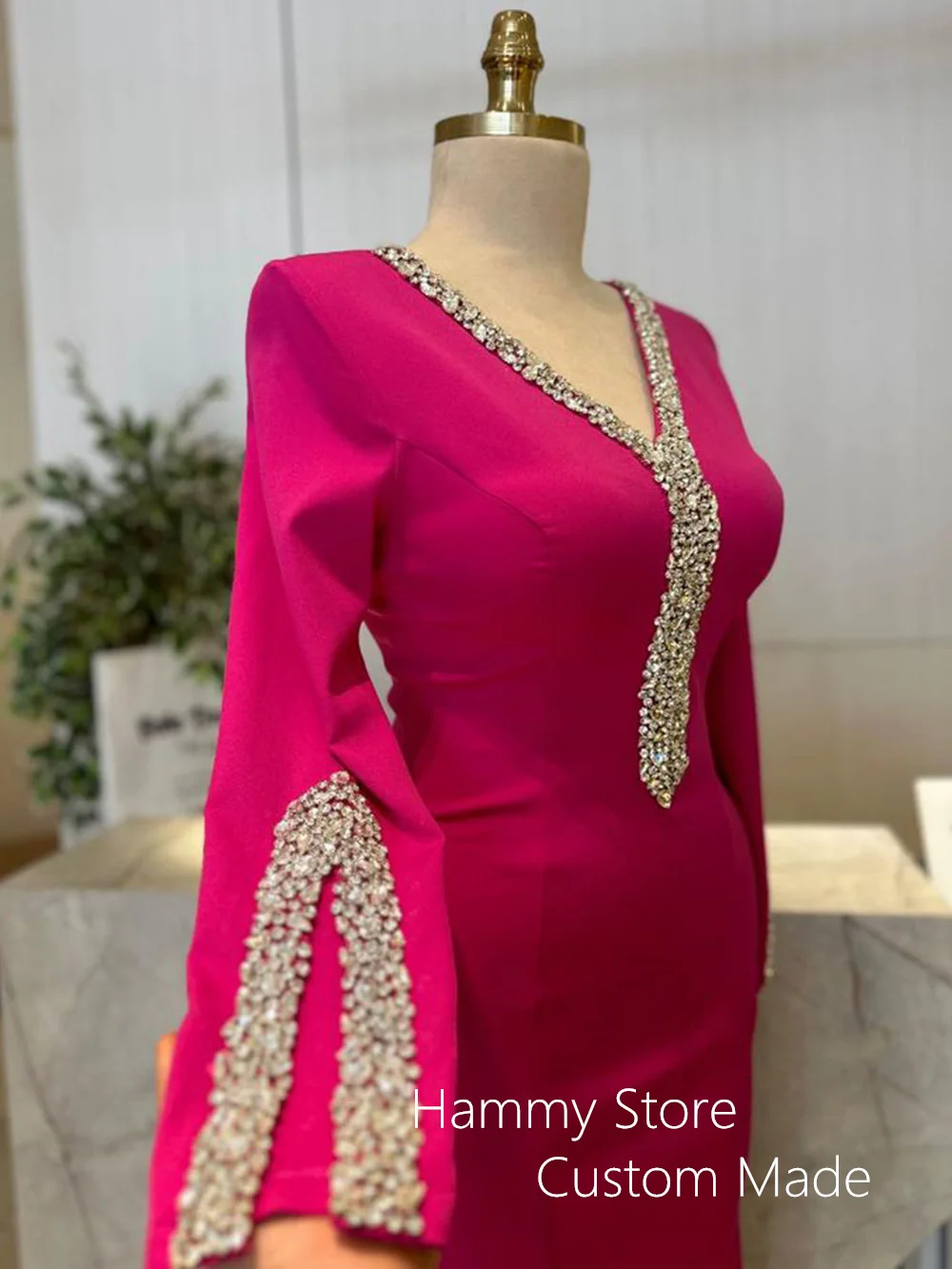 Customized Fuchsia Evening Dress V Neck Long Sleeves Crystal Stones Straight Side Slit Saudi Arab Prom Gown Party Dresses