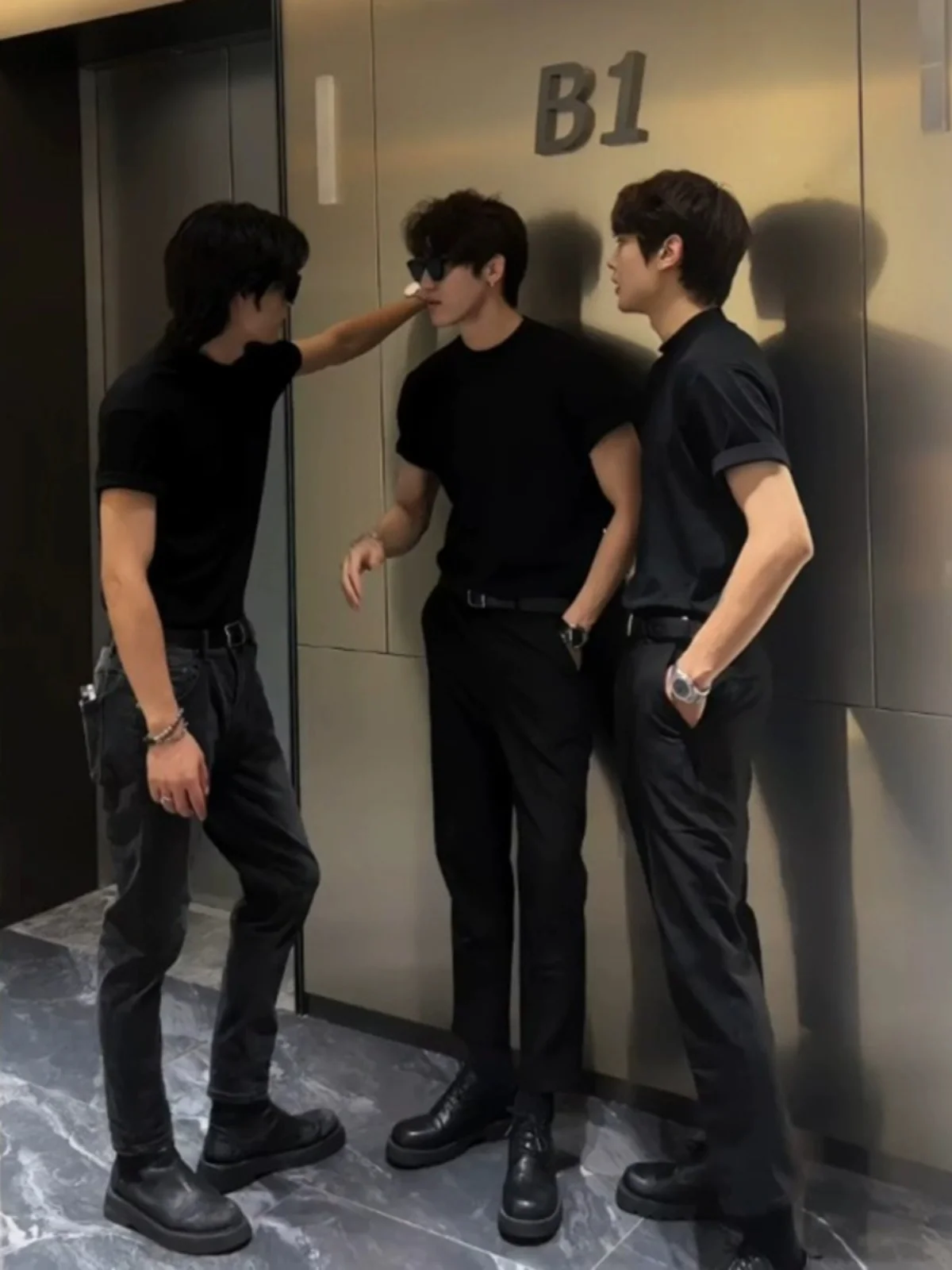 

Pure Bla Heavyweight ort Sve Men's T-irt Mature Stable Korean Sle f Sve round Ne Polyester Fiber Summer Fa...