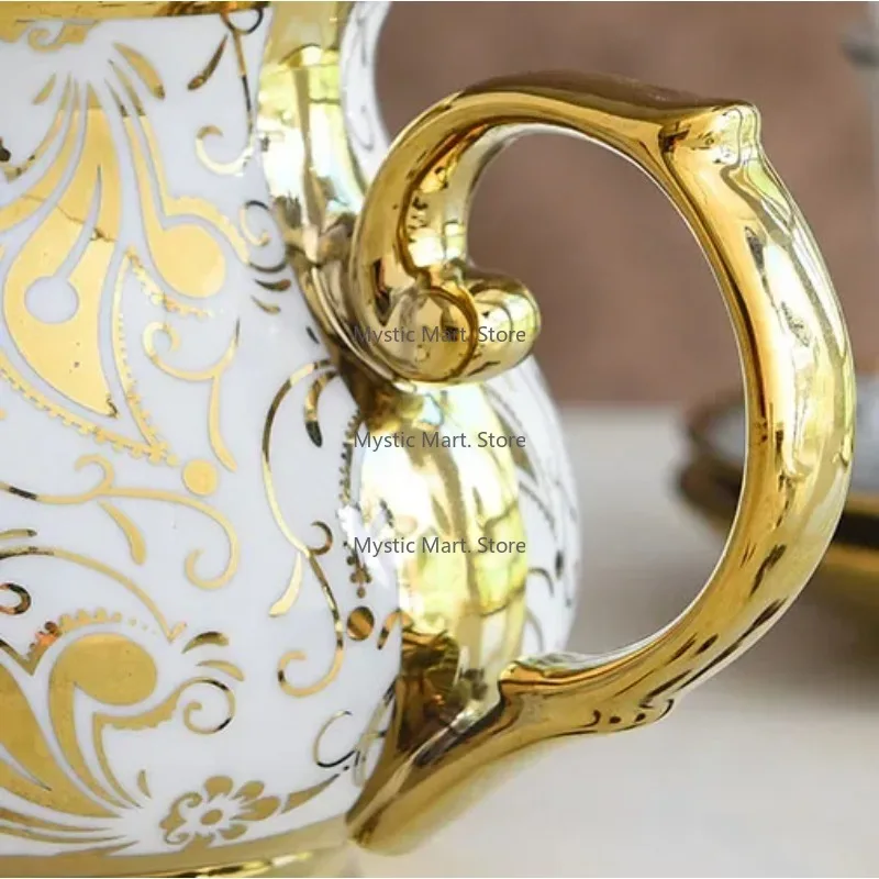 Set da caffè in ceramica europea con tazza da caffè Set britannico di tazze da tè pomeridiano Camelia